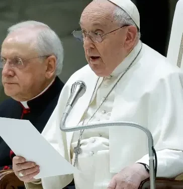 El papa Francisco dice que le dan “lástima” los curas españoles que rezan por su muerte