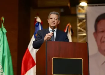 Leonel Fernández acepta participar en debate presidencial propuesto por ANJE