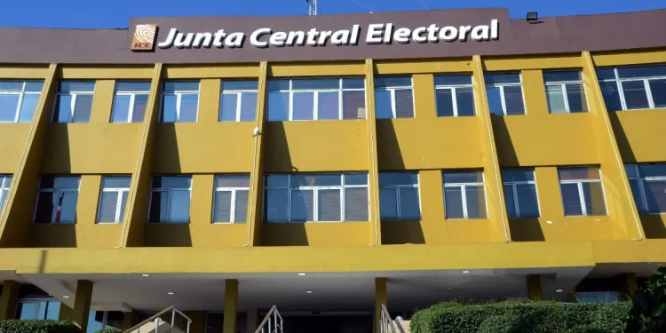 Sólo 2 mujeres aspiran a Presidencia