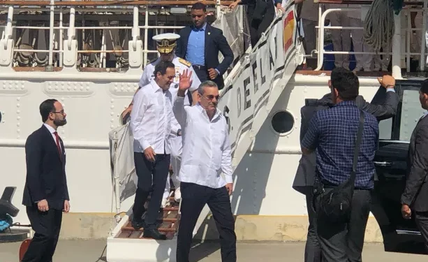 Presidente Abinader visita buque escuela Juan Sebastián Elcano