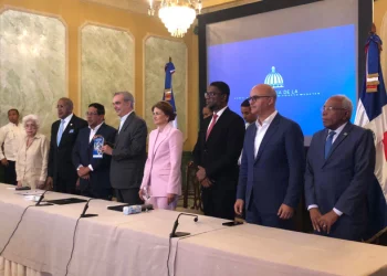 Gobierno presenta el renovado reglamento de Contrataciones Públicas