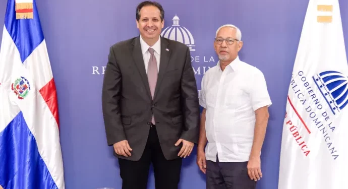 Ministros de Salud y Educación acuerdan incluir estudiantes en la Lucha contra el Dengue