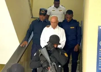 Condenan a 5 años de prisión al abogado Johnny Portorreal por estafa