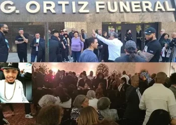Dominicanos asisten a funeraria Alto Manhattan darle último adiós hijo Pacheco