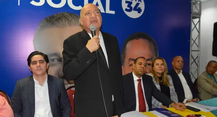 Juramentan a Silvio Durán presidente municipal de Justicia Social en Santiago
