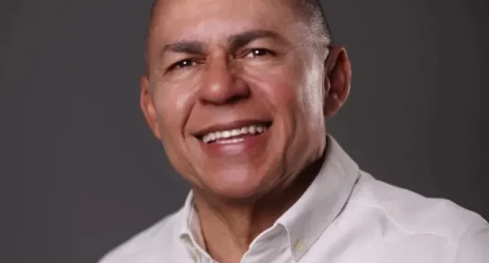 Renuncia de Fuerza del Pueblo el candidato a senador por Espaillat