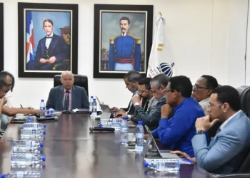 Minerd exige a la ADP cese de paros de docencia en los centros educativos