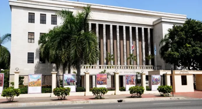 Educación afirma que desembolsa RD$93,449 millones para su personal