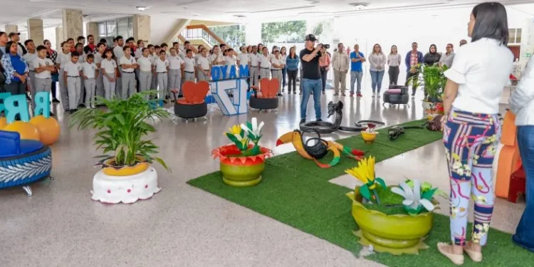 Alcaldía de Santiago auspicia manejo materiales reciclados