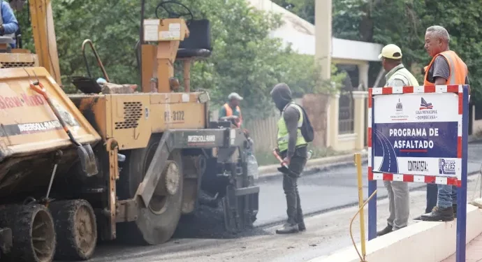 Liga Municipal y Presidencia ejecutan proyectos de pavimentación de vías