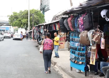 Aceras para todo, menos para uso de los peatones