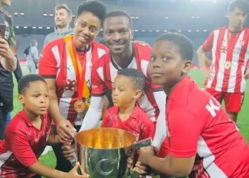 ¡Qué desilusión! Futbolista realiza prueba de ADN a sus tres hijos y descubre que ninguno es suyo