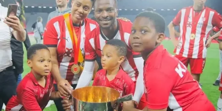¡Qué desilusión! Futbolista realiza prueba de ADN a sus tres hijos y descubre que ninguno es suyo