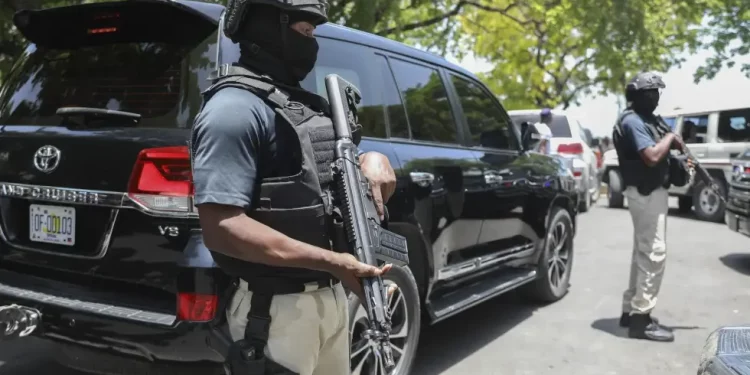 Destituyen al jefe de la policía de Haití tras críticas por no proteger a agentes de las pandillas