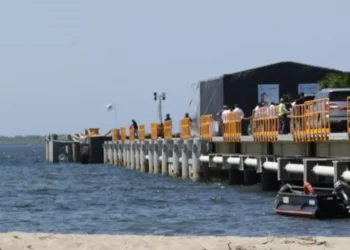 Inaugura muelle de Manzanillo; inician terminal marítima