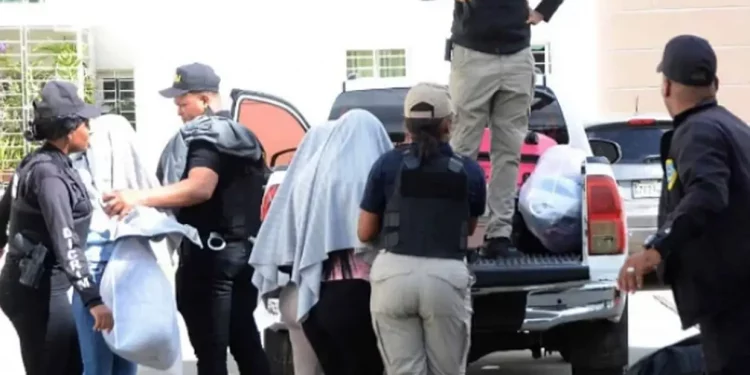 Extranjeras rescatadas en Operación Flor de Loto se prostituían voluntariamente, según abogado