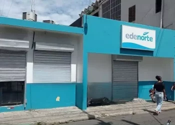 Roban dinero y dos armas de fuego en oficina principal de Edenorte en Moca
