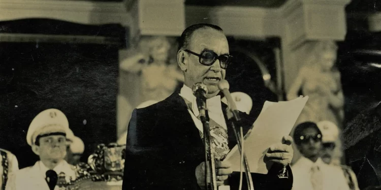 Hoy se cumplen 42 años del suicidio del presidente Antonio Guzmán Fernández