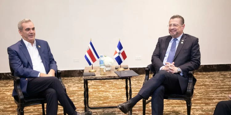 Presidente Abinader se reúne con José Raúl Mulino Quintero, nuevo presidente de Panamá