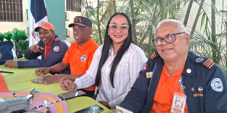 Donan drones a Defensa Civil de Santiago, Mao y Montecristi