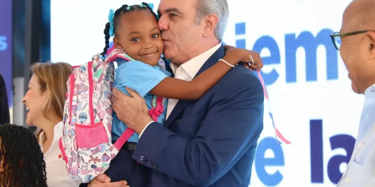 Presidente Abinader llama a sectores de la sociedad a trabajar en un Pacto por la Calidad de la Educación