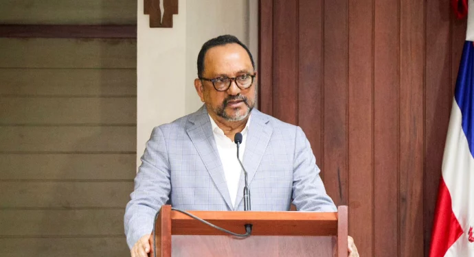 Consultor jurídico del Poder Ejecutivo presenta en PUCMM la propuesta de reforma constitucional