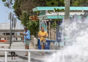 El huracán Helene deja al menos tres muertos en Florida; se debilita a depresión tropical