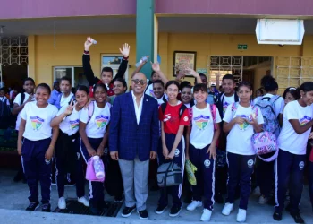 Pacheco servirá de vía de comunicación con Minerd para construcción de pabellón en Cristo Rey