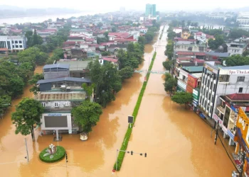Aumentan a 127 los muertos y a 54 los desaparecidos a causa del tifón Yagi en Vietnam