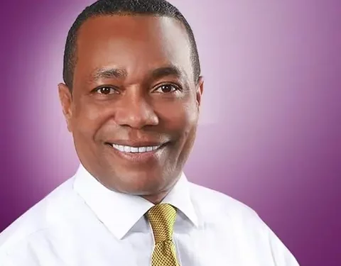 PLD se continúa «desangrando » en el Cibao: 4 salen y uno es expulsado