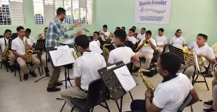 Minerd invertirá 24 mil millones politécnicos