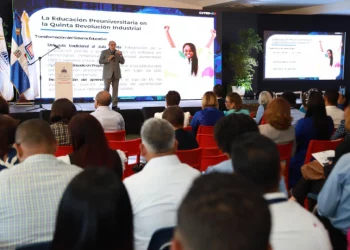 Director del Infotep resalta los desafíos de la educación preuniversitaria con perspectiva laboral