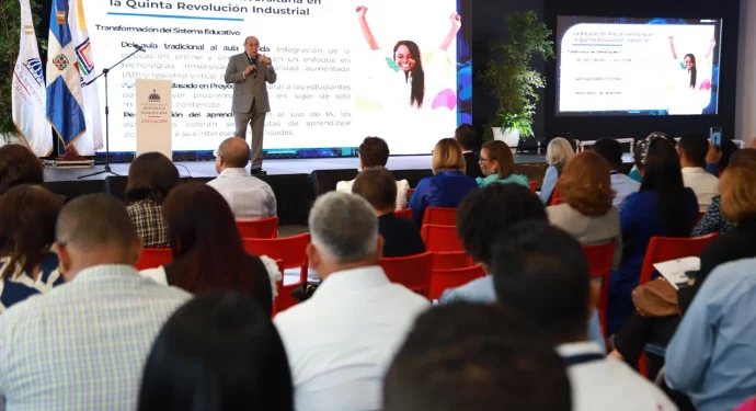 Director del Infotep resalta los desafíos de la educación preuniversitaria con perspectiva laboral