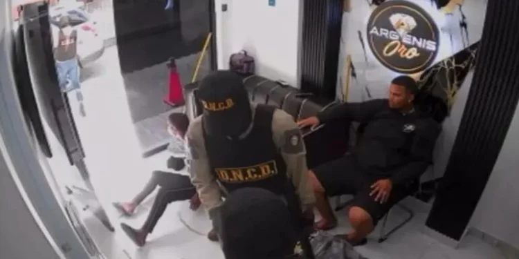 Varios detenidos por asalto a joyería SDE