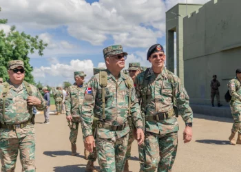 Ministro de Defensa visita Elías Piña y Dajabón para supervisar verja perimetral e instalaciones militares