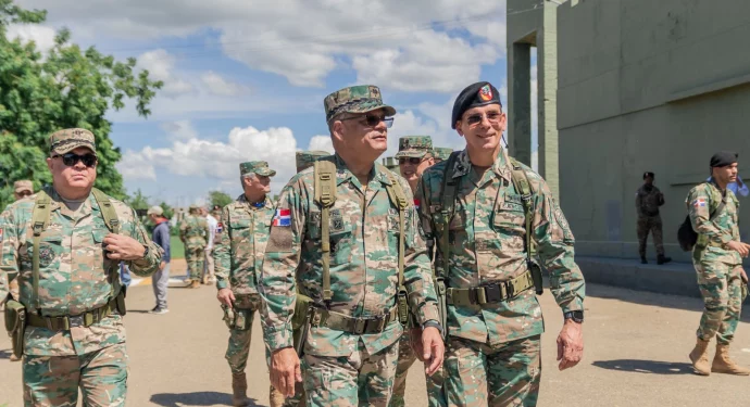Ministro de Defensa visita Elías Piña y Dajabón para supervisar verja perimetral e instalaciones militares