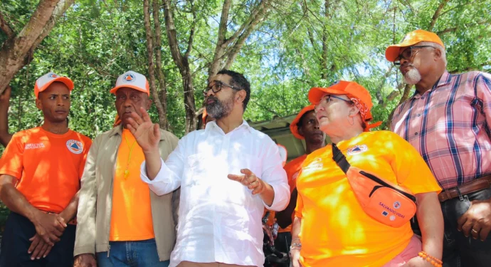 Director Defensa Civil encabeza encuentro en la frontera