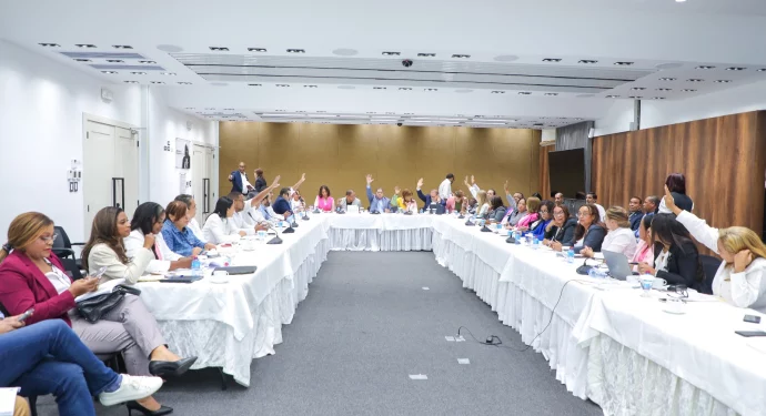 Comisión aprueba tratar en vistas públicas el proyecto de reforma fiscal