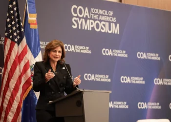 Raquel Peña en simposio del COA: “RD ha recorrido un camino extraordinario de transformación»