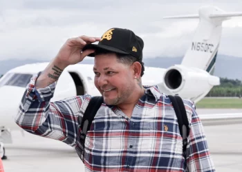 Yadier Molina aterriza en Santiago y da el primer triunfo a las Águilas