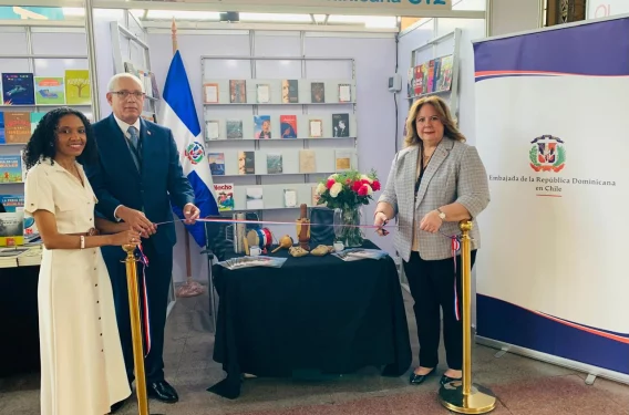 RD participa con éxito en la Feria Internacional del Libro de Santiago en Chile