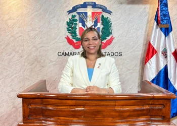 Proyecto incentiva productividad médicos hospitales