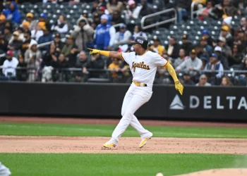 Águilas dejan en el terreno a Tigres y mantienen su invicto en la serie Titanes del Caribe