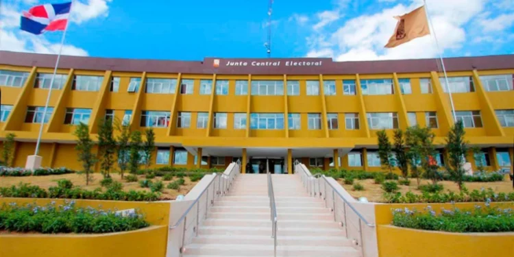 Latinobarómetro sitúa JCE entre las instituciones electorales con más confianza en Latinoamérica