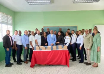 DGSPC inicia en CCR-17 piloto de entrega de radios de comunicación