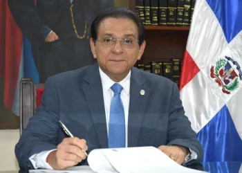 Daniel Rivera respalda propueta de Abinader aumentar 20% al salario mínimo no sectorizado