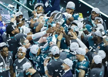 Super Bowl: Eagles destrozan el triplete de los Chiefs y se toman la venganza más dulce