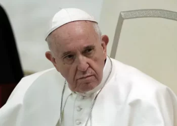 El papa siente "el apoyo" de los fieles tras sus oraciones al cumplir 37 días ingresado