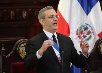 Abinader implementa amplias reestructuraciones en el Gobierno Dominicano con el decreto 103-25