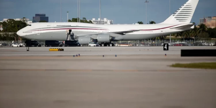 Trump aceptará un lujoso Boeing como regalo de Catar y podría usarlo como Air Force One